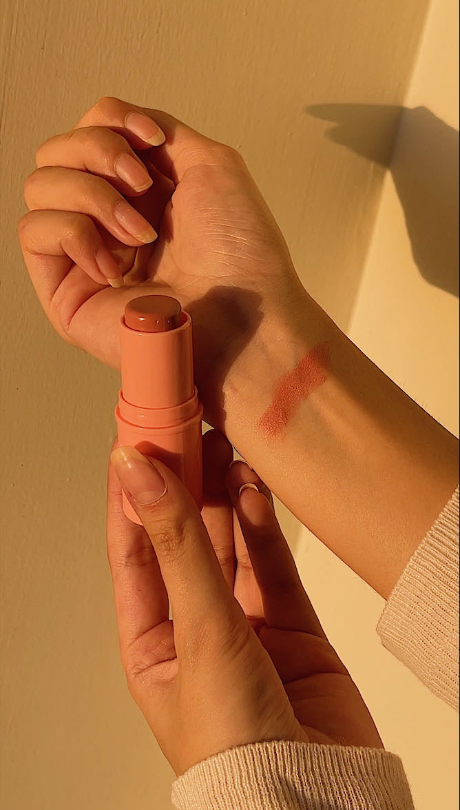 SHAQINUO BLUSH STICKS.