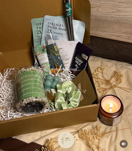 Pastel Green Large Hamper
